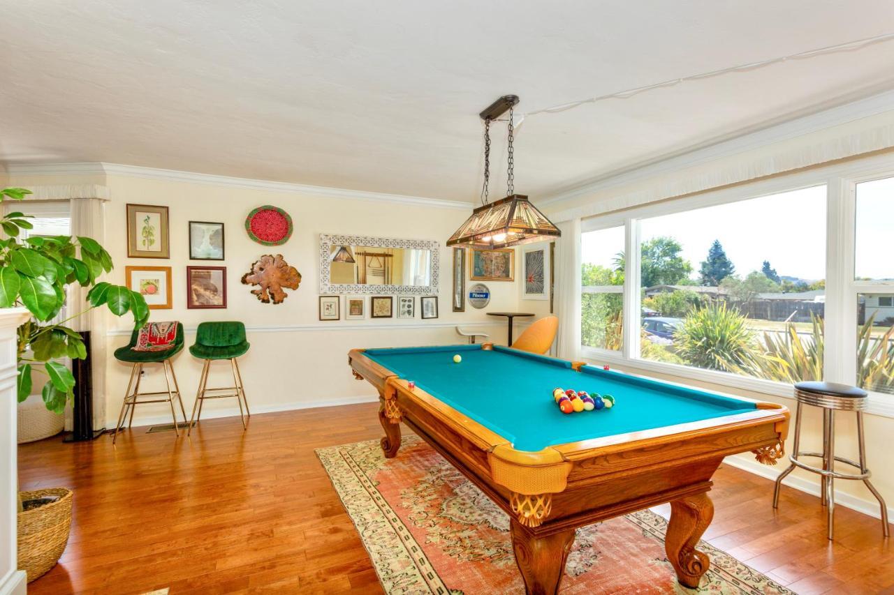 Spacious Renovated Petaluma Home- Pool Table, Fire Pit, Parking Exterior foto