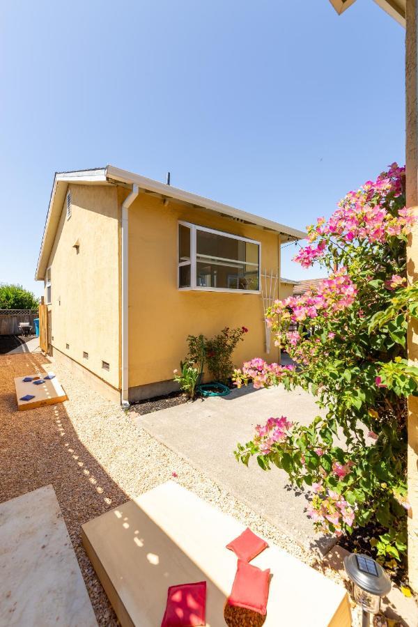 Spacious Renovated Petaluma Home- Pool Table, Fire Pit, Parking Exterior foto